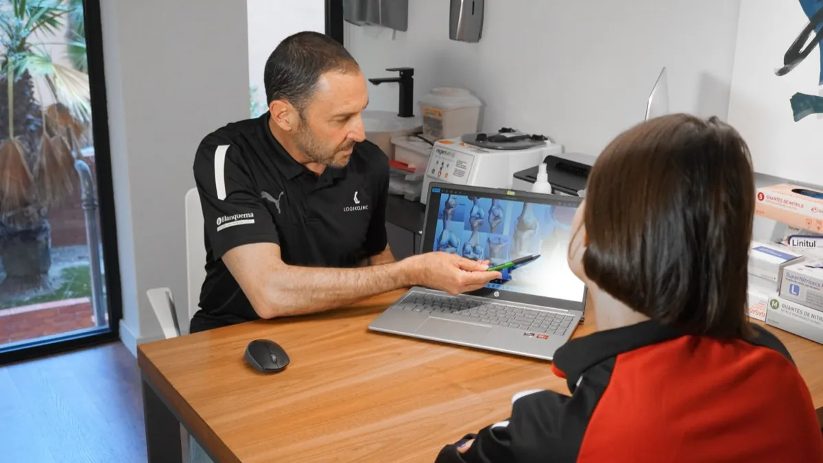 Traumatólogo deportivo en Barcelona - Dr. Candioti en consulta en Logik Clinic